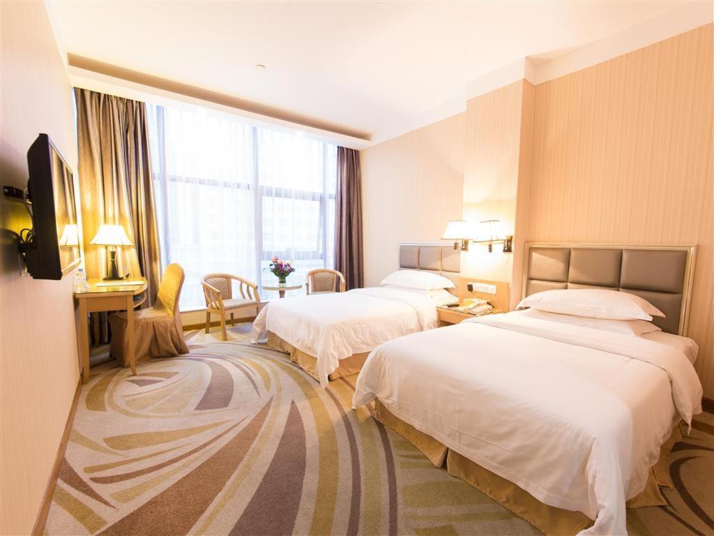 Vienna Hotel Zhanjiang Coast Avenue Экстерьер фото