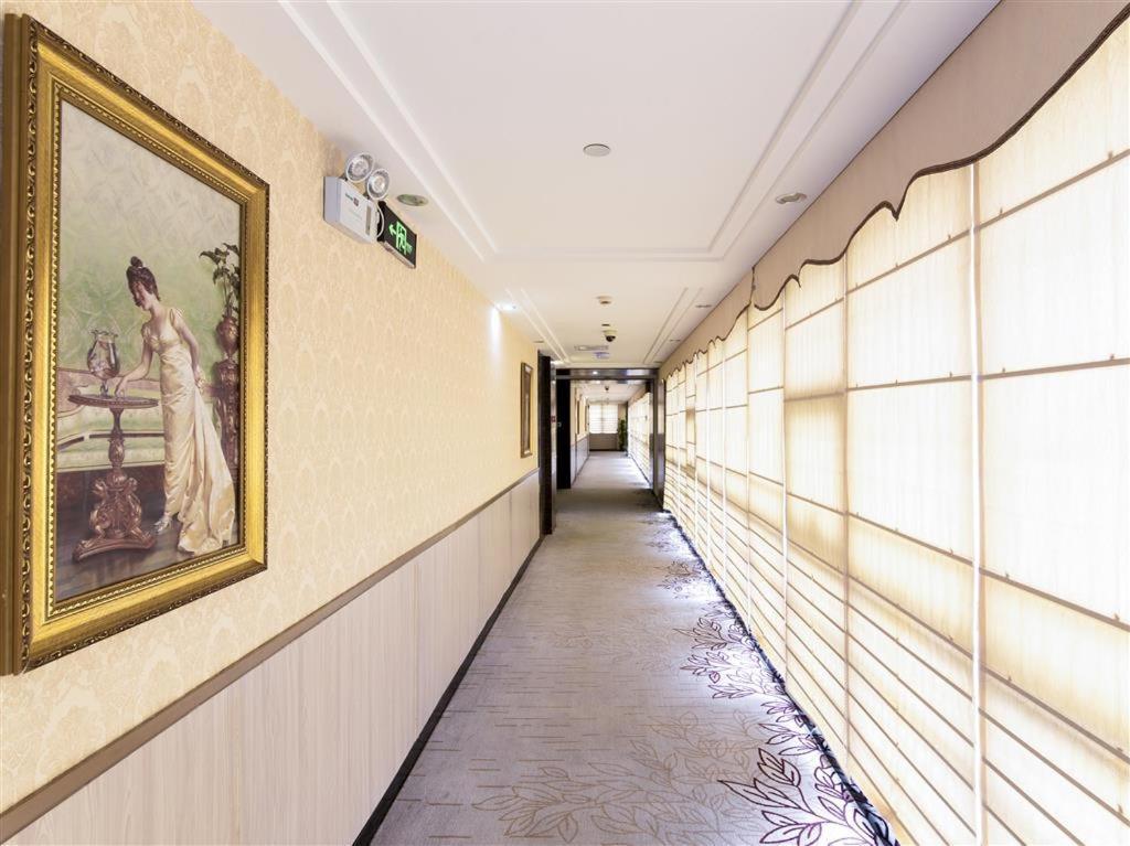 Vienna Hotel Zhanjiang Coast Avenue Экстерьер фото
